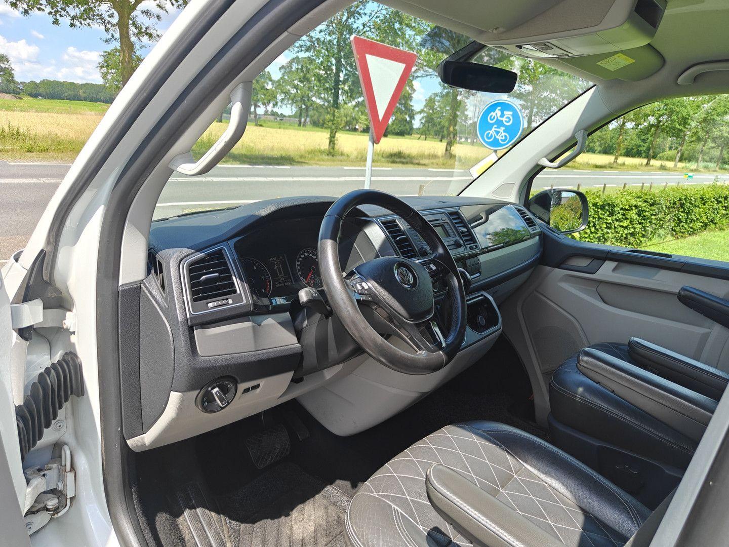 Volkswagen Transporter 2.0 TDI L2H1 DC Comfortline Plus LED