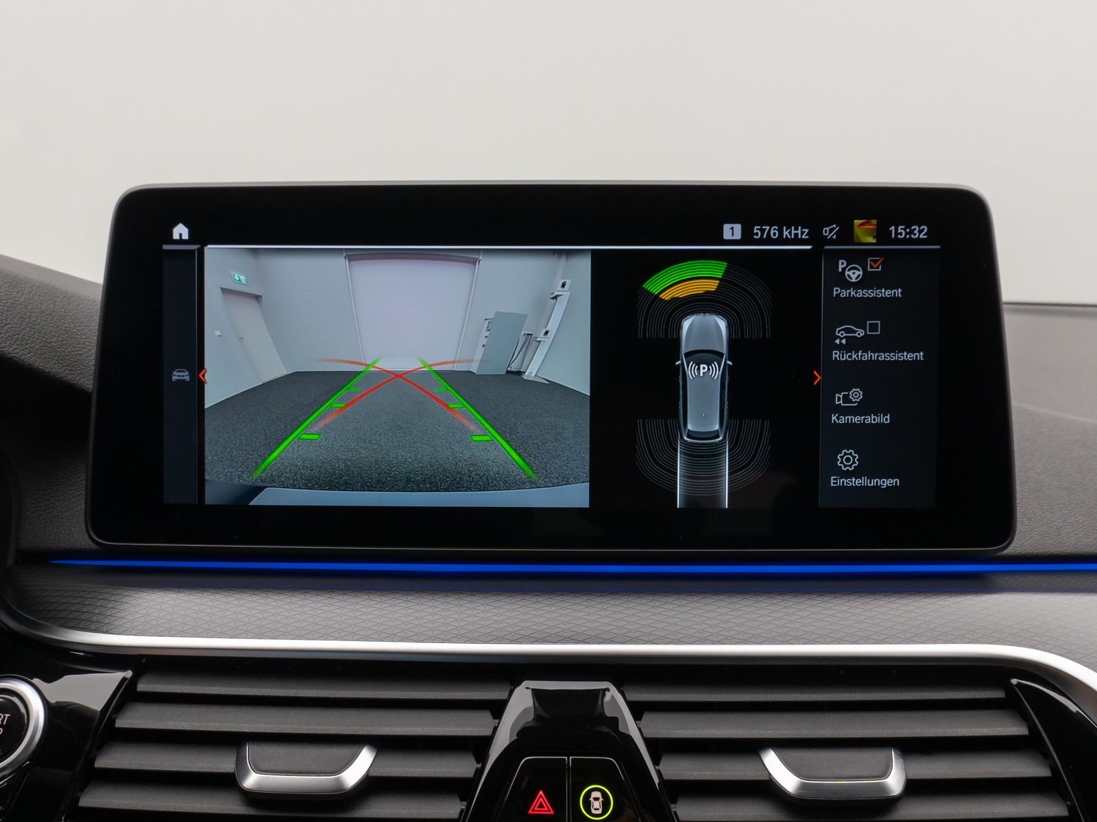 Fahrzeugabbildung BMW 530d  xD M Sport Kamera Laser HUD DAB H/K 20Zoll