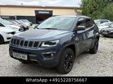 Jeep Compass Trailhawk Plug-In Hybrid 4WD - Jeep Compass Trailhawk mit Hybrid-Antrieb (Benzin/Elektro)