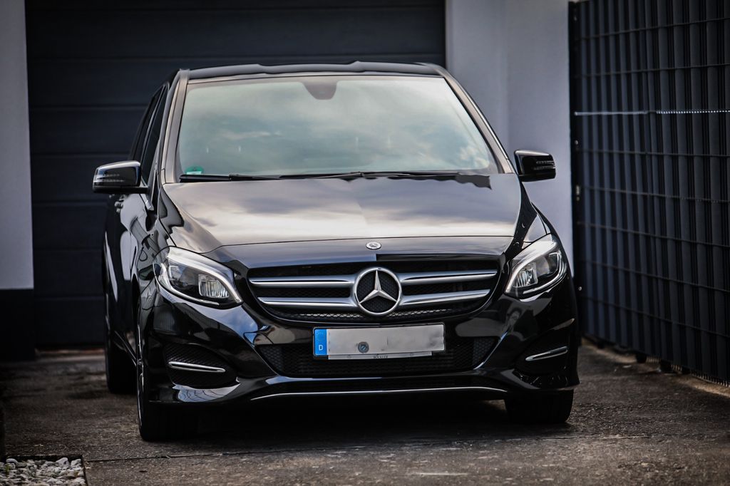 Image of Mercedes-Benz B 200