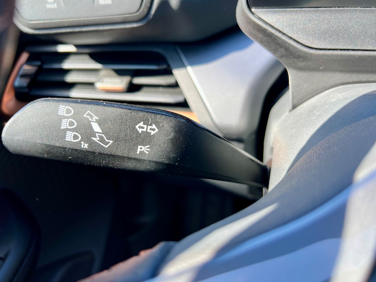 CUPRA Born KLIMAAUT LED PDC L+R-SENSOR DAB CARPLAY