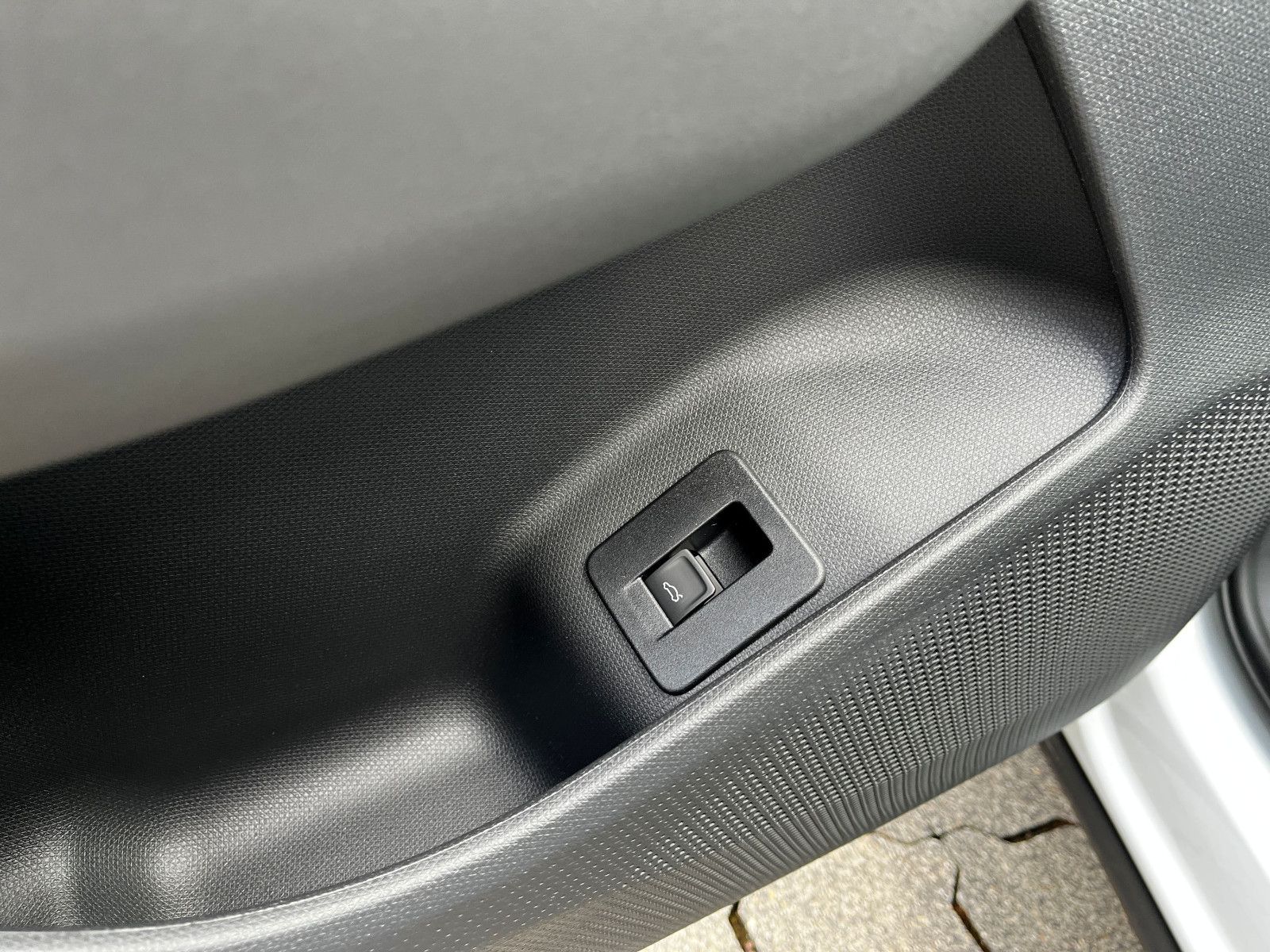 Fahrzeugabbildung CUPRA Terramar 2.0 TSI 4Drive VZ AHK PANO 20" SENN HUP