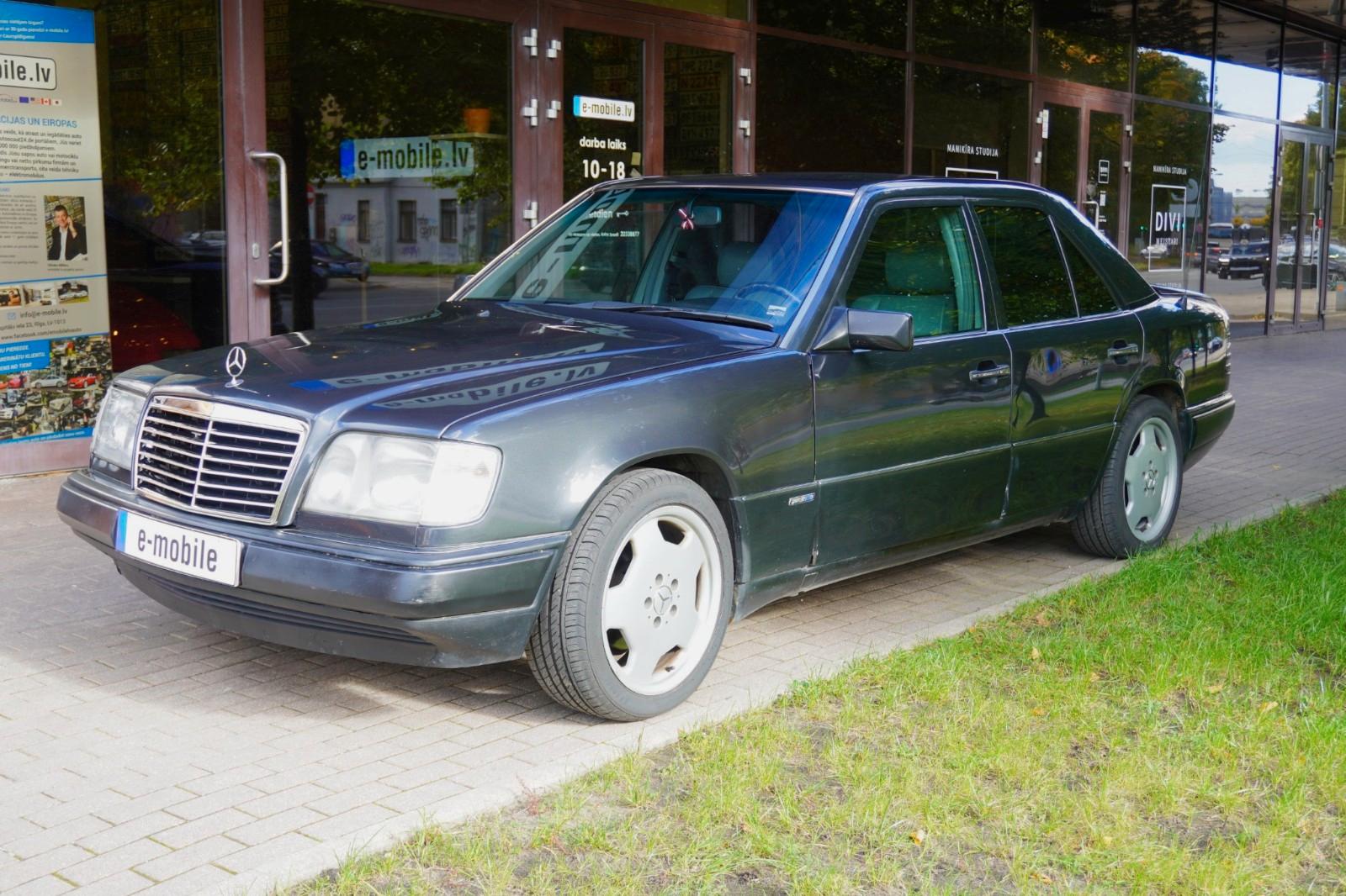 Mercedes-Benz E 300