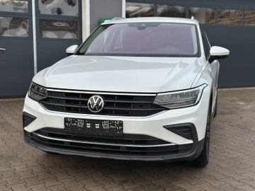 Volkswagen Tiguan - 3