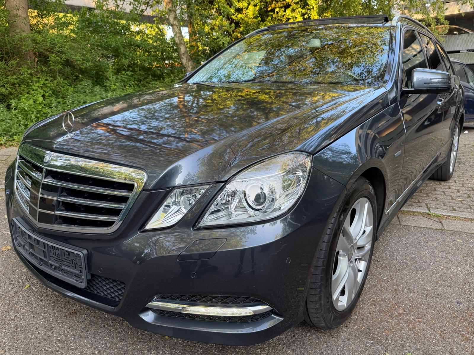 Mercedes-Benz E 250 E T-Modell E 250 CGI BlueEfficiency*
