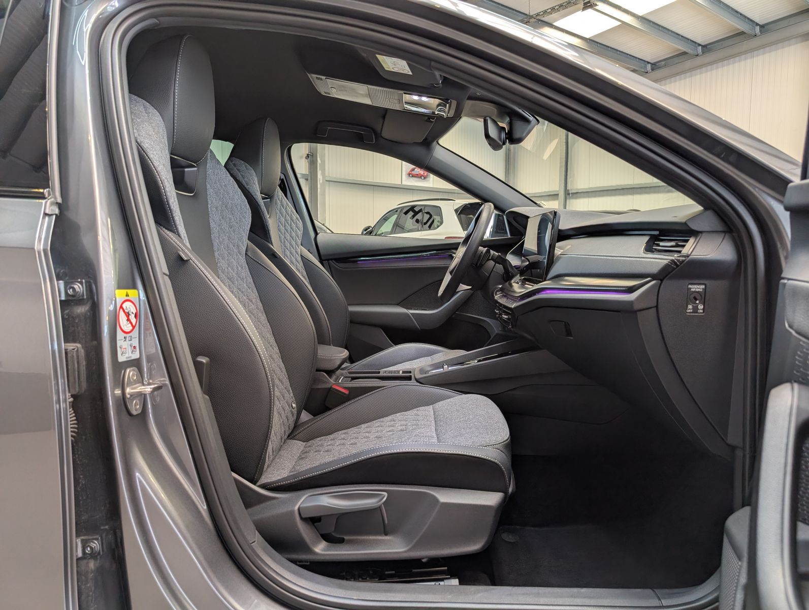 Fahrzeugabbildung SKODA Octavia 2.0 TDI DSG Sportline Matrix 5J-Garantie