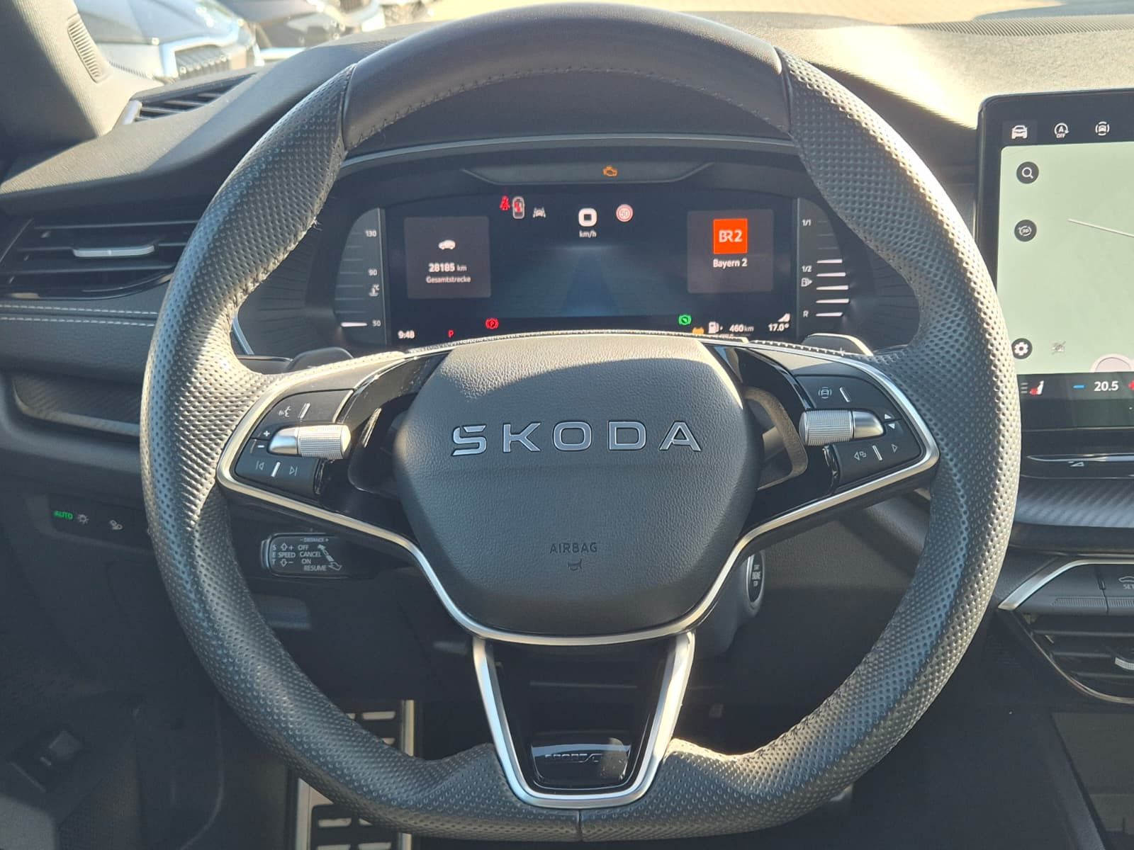 Fahrzeugabbildung SKODA Octavia 1.5 DSG Sportline PANO*MATRIX*AHK*5J.GAR