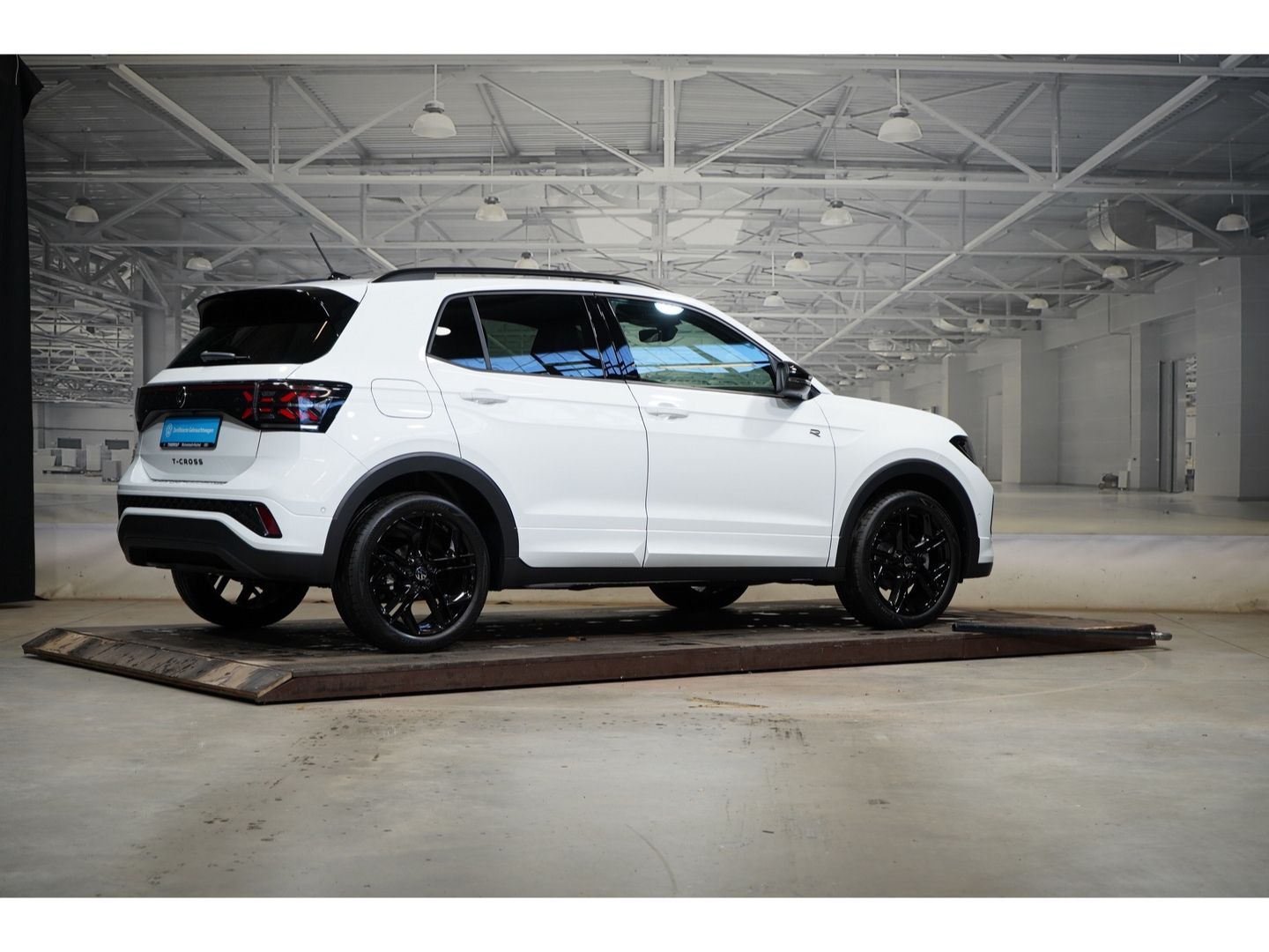 Volkswagen T-Cross R-Line 1.5 TSI DSG Black Style Rückfahrk imagem 3
