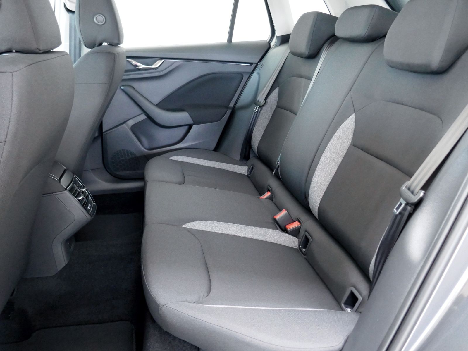 Fahrzeugabbildung SKODA Kamiq Essence 1.0 TSI DSG | LED PDC GRA App