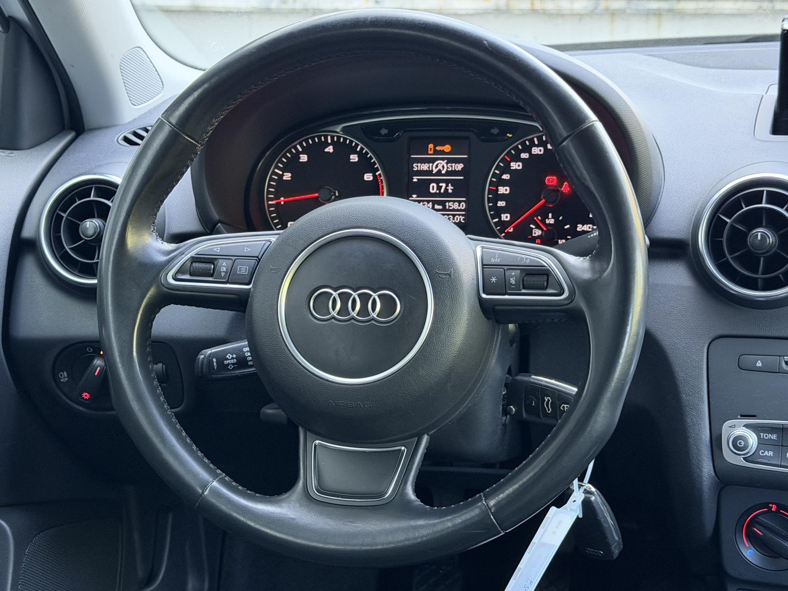 Audi A1 Sportback Ultra Xenon Sitzheizung Tempomat 
