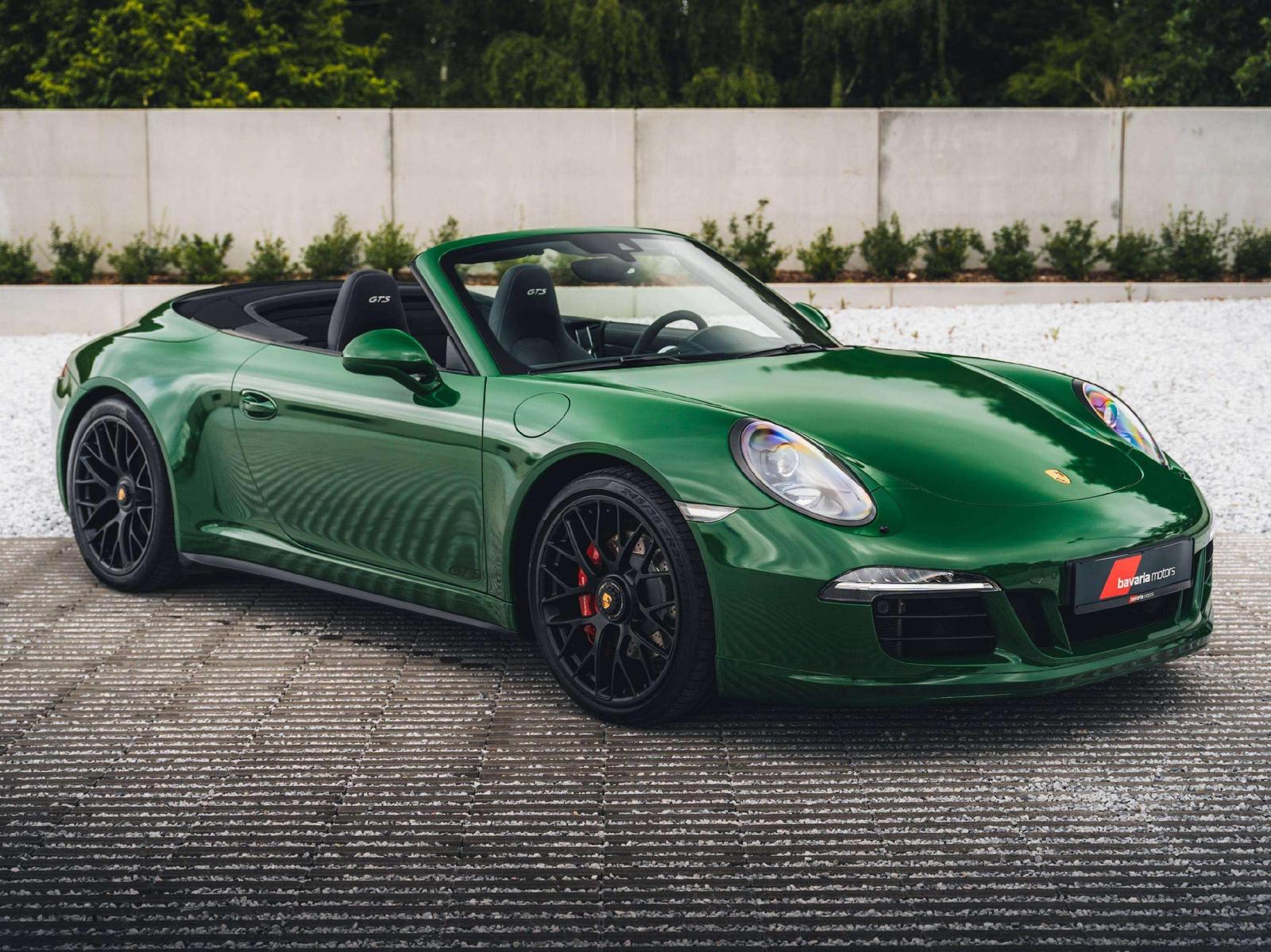 Porsche 991 991.1 Carrera 4 GTS / Pure White (Green Wrap