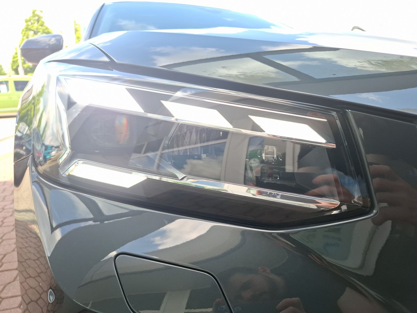 Fahrzeugabbildung Audi Q2 35 TFSI advanced S-tronic Matrix AVC Navi ACC