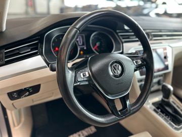 MYAUTOCENTER – Gebraucht- und Jahreswagen mit Werkstattservice in Pfaffenhofen Volkswagen Passat Variant Comfortline *Navi*AHK*Kamera*