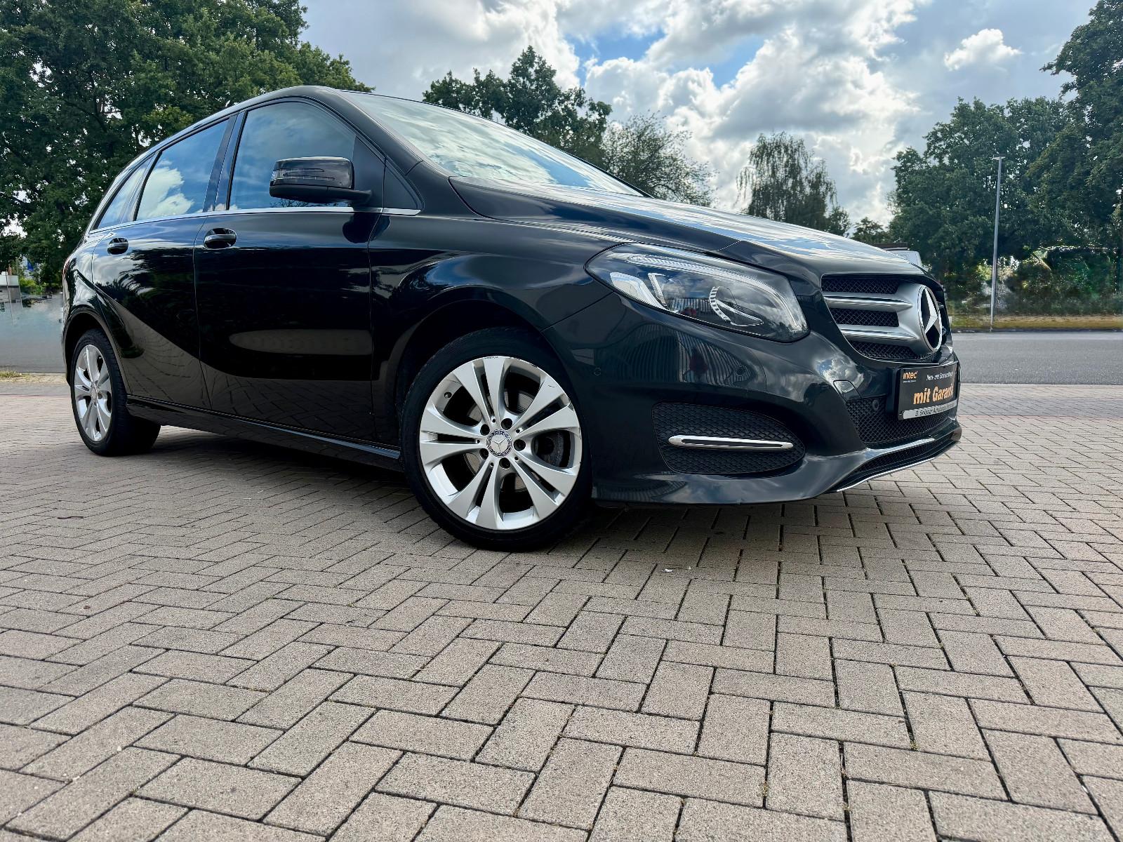 Mercedes-Benz B 180  Navi PDC LED Allwetterreif Teilleder