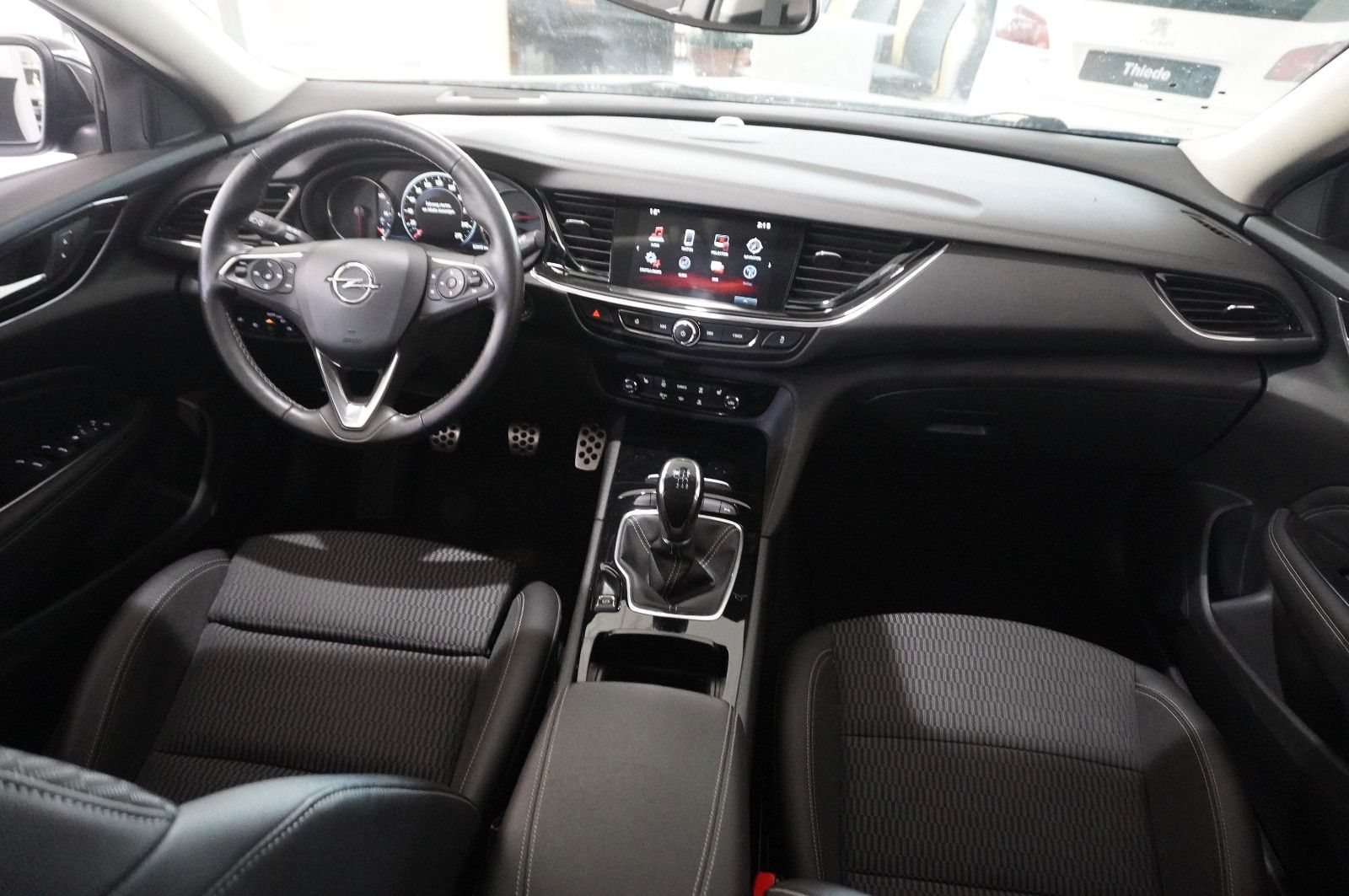 Fahrzeugabbildung Opel Insignia B GS 2.0D DYNAM. NAVI/LED/KAMERA/SH/AHK