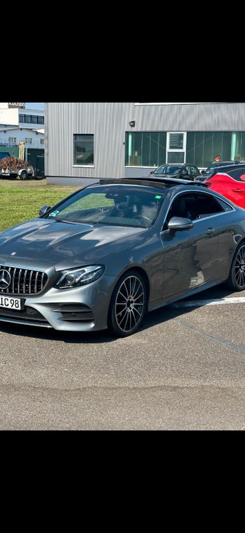 Image of Mercedes-Benz E 300