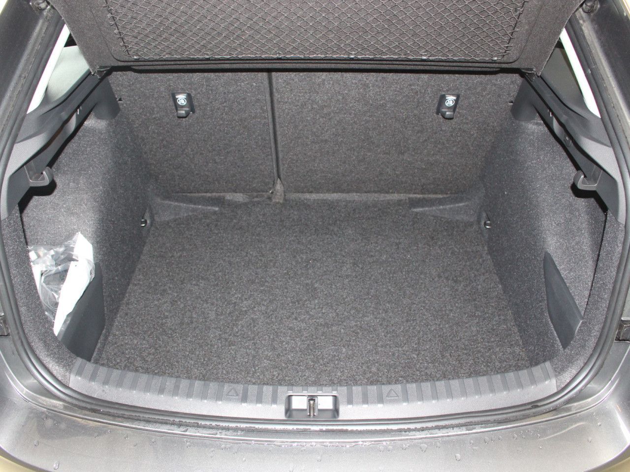 Fahrzeugabbildung SKODA Scala 1.0 TSI Selection Keyless/CAM/SHZ/LANE