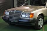 Mercedes-Benz 200 E mit Garantie* - Mercedes-Benz 200 mit Benzin-Antrieb: Schiebedach, Limousine