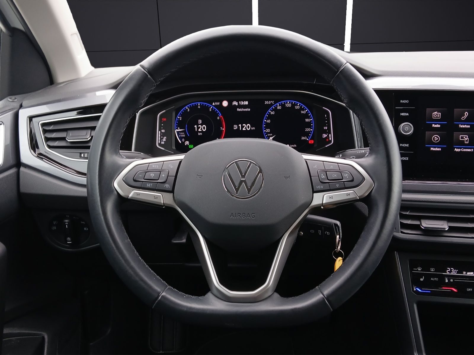 Fahrzeugabbildung Volkswagen Taigo TSI Style DSG Matrix Navi ACC AID SHZ Park