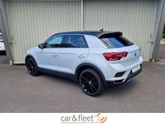 Fahrzeugabbildung Volkswagen T-Roc 1.5 TSI Sport Navi Leder SiHz PDC ACC AHK