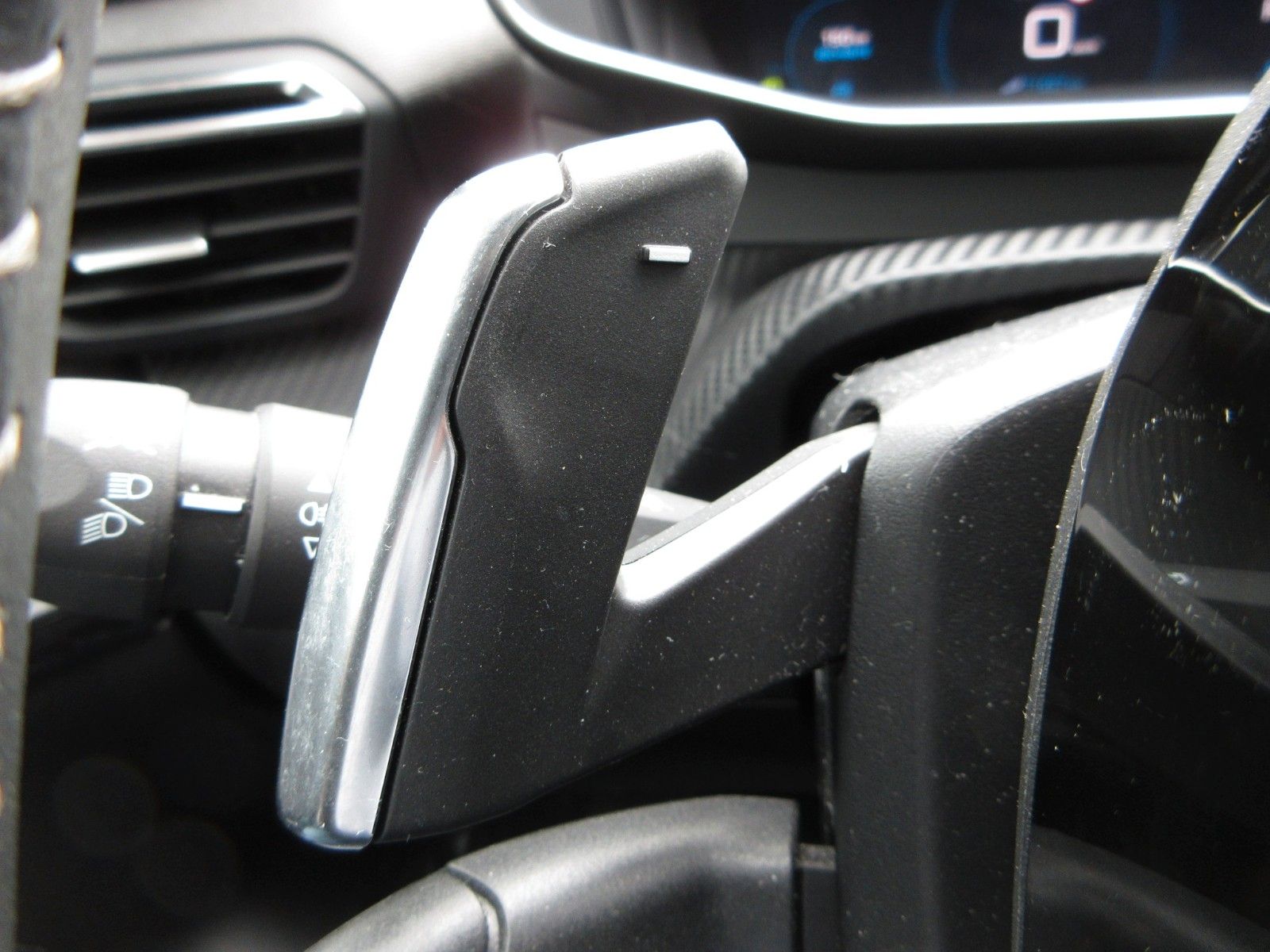 Fahrzeugabbildung Peugeot 208 Allure 1.2T LED/NAVI/PDC/R´CAM/VIRTUAL/TEMPO