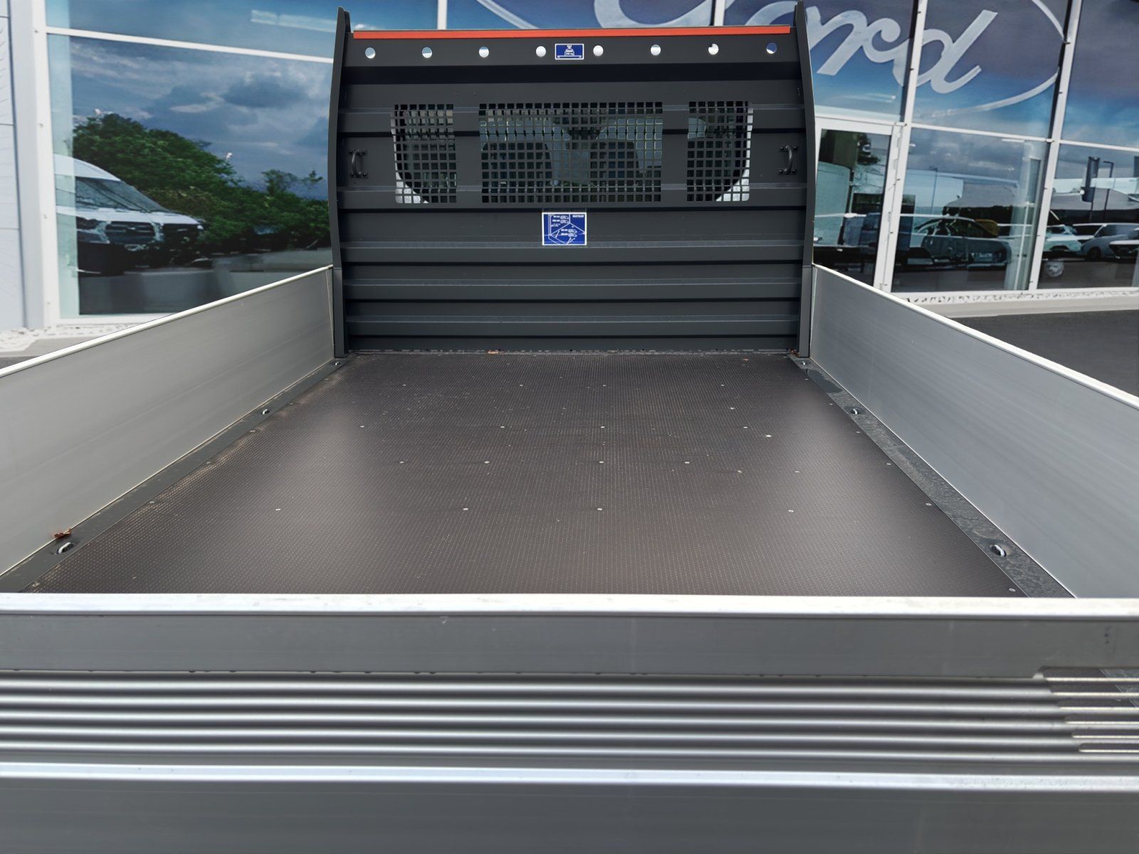 Fahrzeugabbildung Ford Transit 350 L5 Doppelkabine Trend