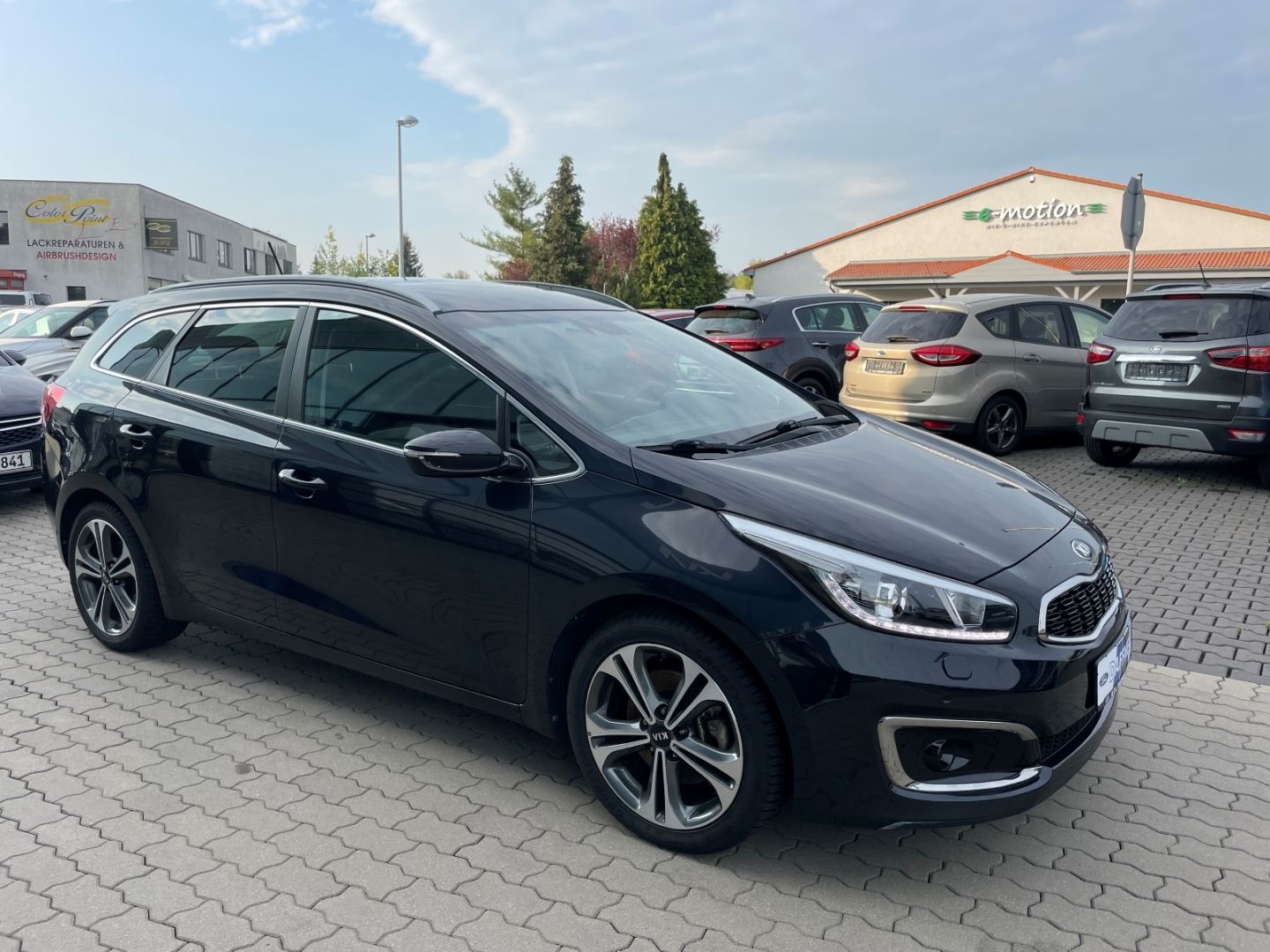 Fahrzeugabbildung Kia Ceed_sw Spirit Kamera totWinkAss SpurhalteAss