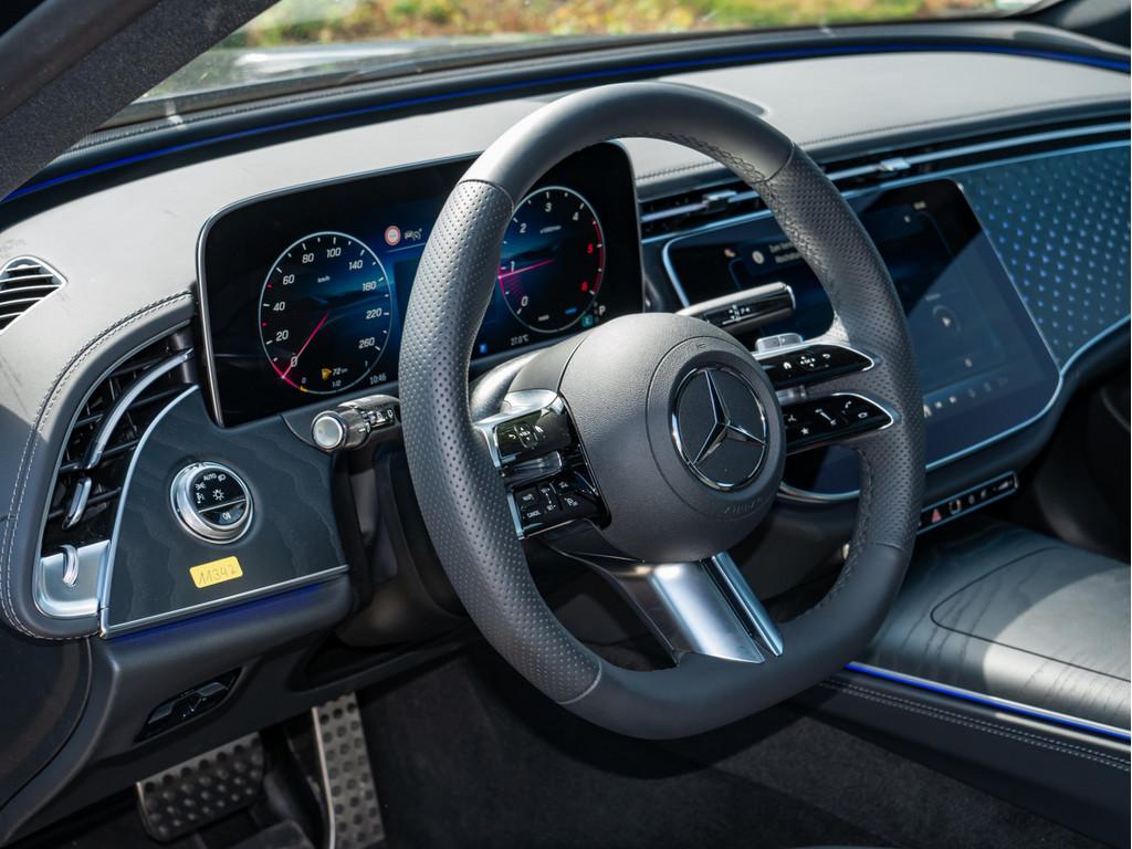 Mercedes-Benz E 220 d T AMG Line Advanced Plus NIGHT AHK PANO