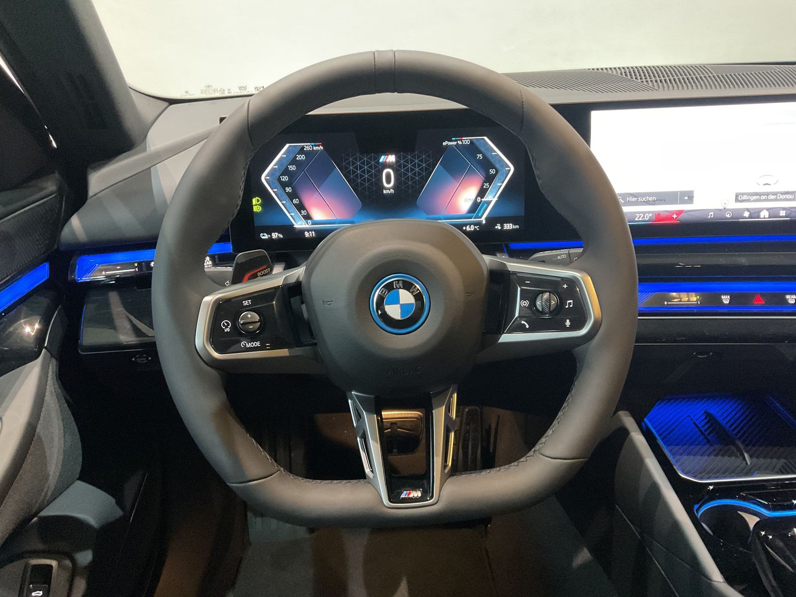 Fahrzeugabbildung BMW i5 eDrive40 20" LMR, AHK, Allrad M Sportpaket