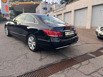 Mercedes E 200 - 3