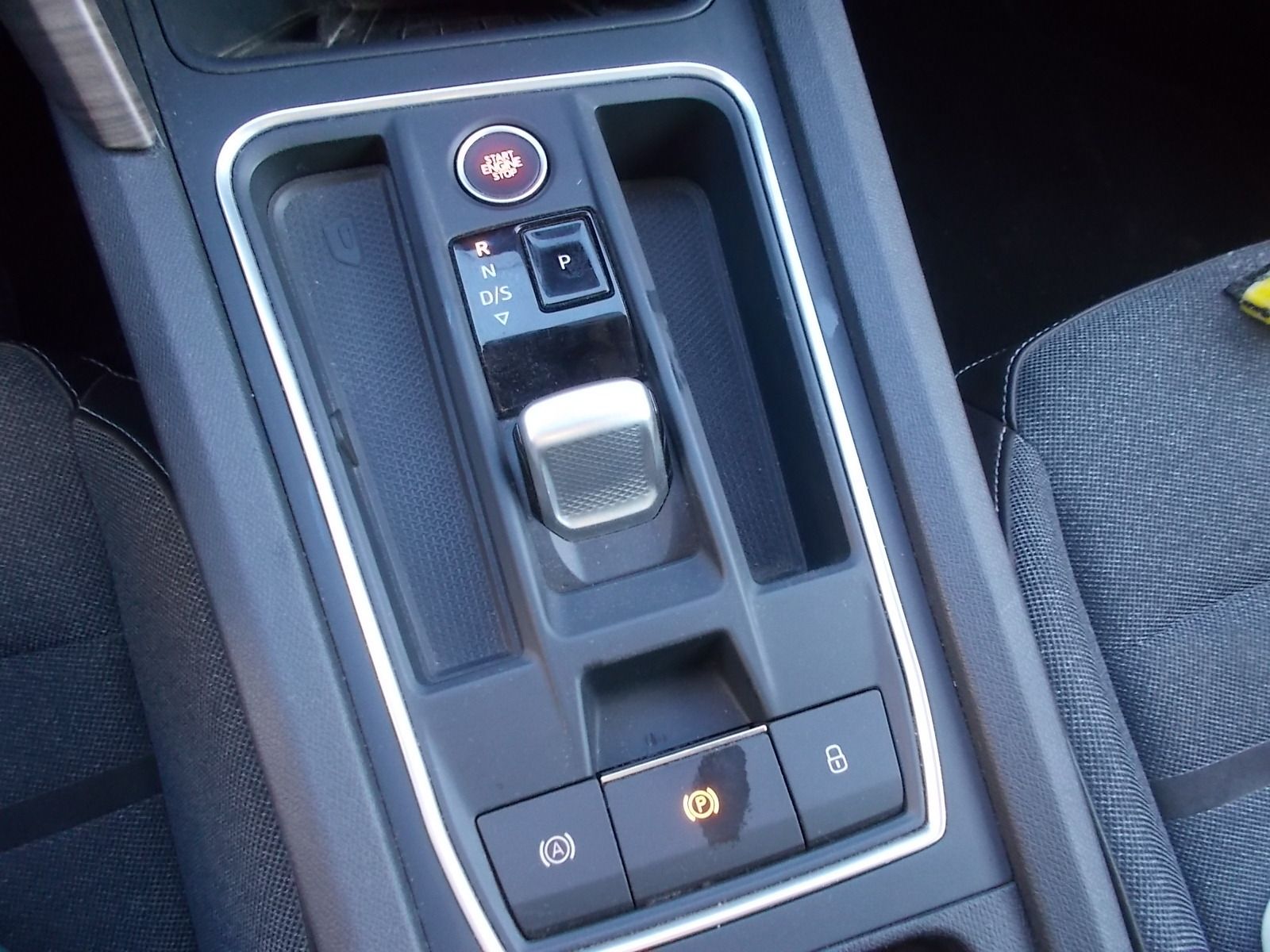 Fahrzeugabbildung SEAT Leon Sportstourer Xcellence 2.0 TDI DSG