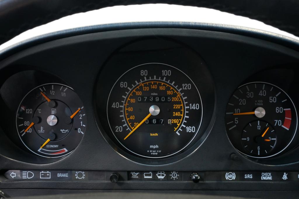 Mercedes-Benz SL 560