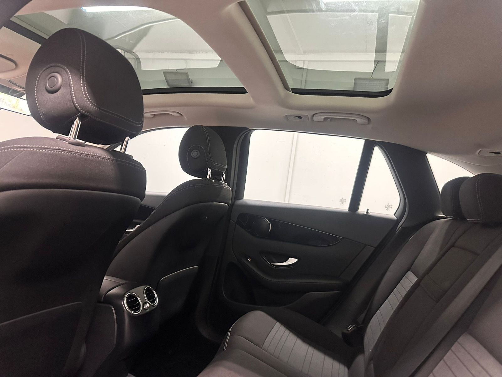 Fahrzeugabbildung Mercedes-Benz GLC 200 d 4MATIC Autom.*PANORAMA*CARPLAY*