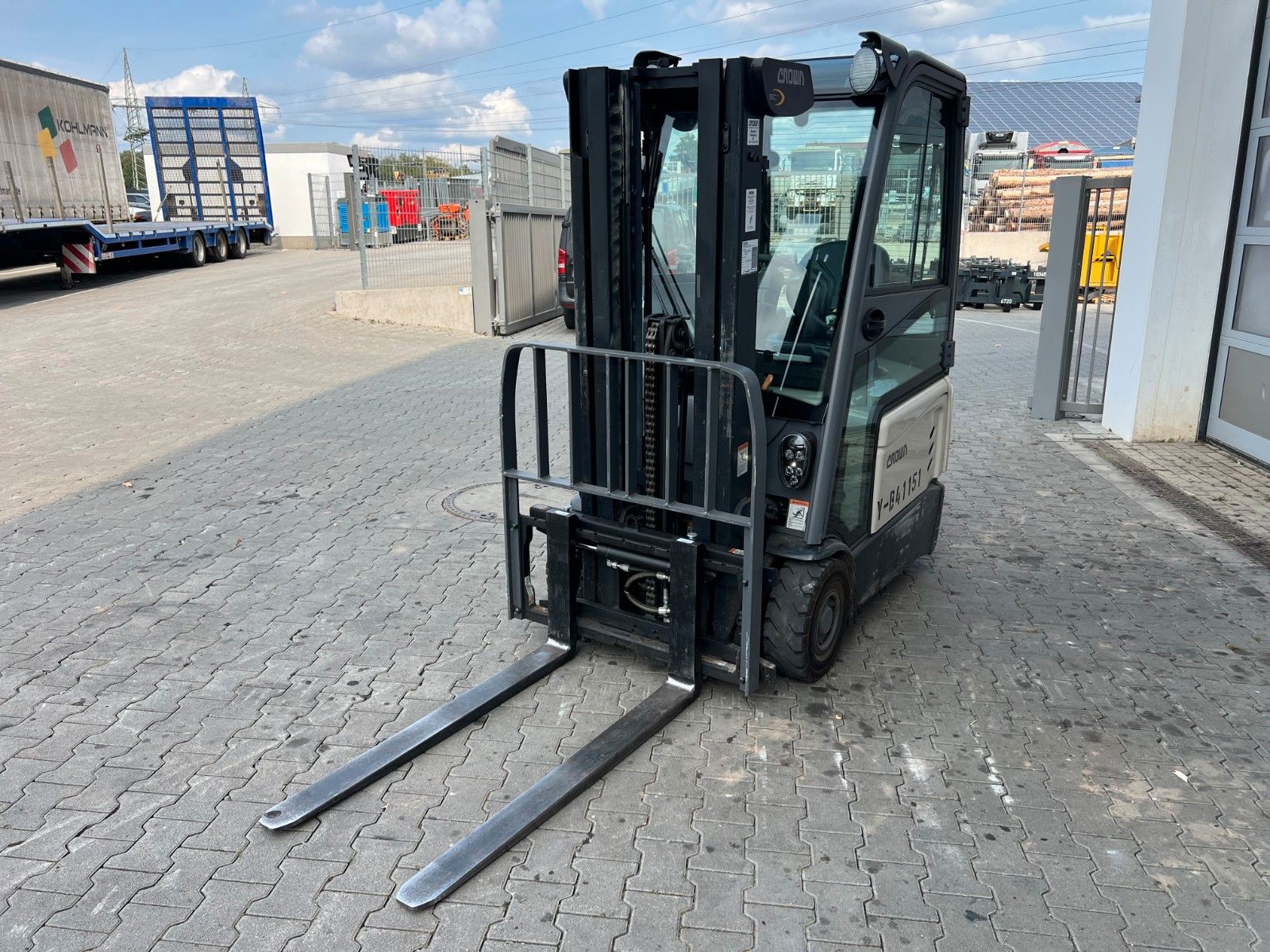 Fahrzeugabbildung Crown SCT6020-1.3 / Triplex 4,3m / 1.227h / 2017