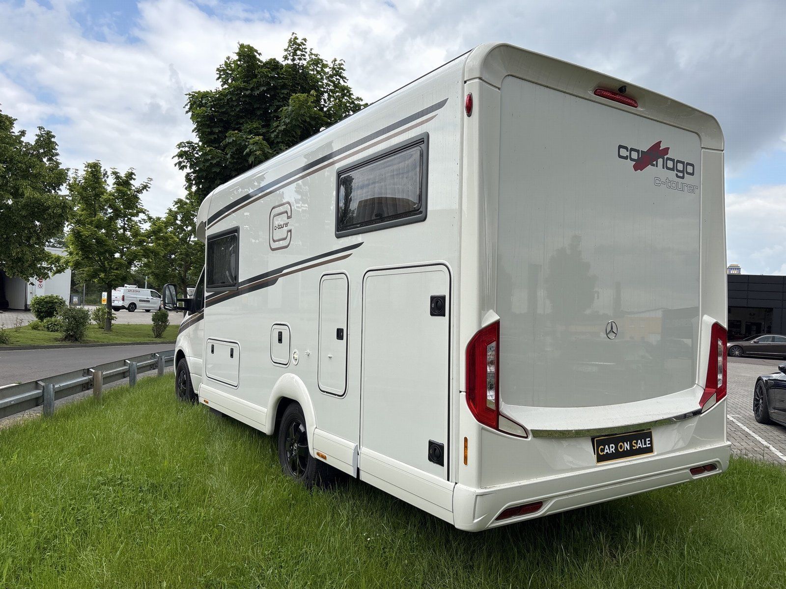 Fahrzeugabbildung Carthago C-Tourer T 143 LE Sprinter 417 CDI DISTRO LED TV
