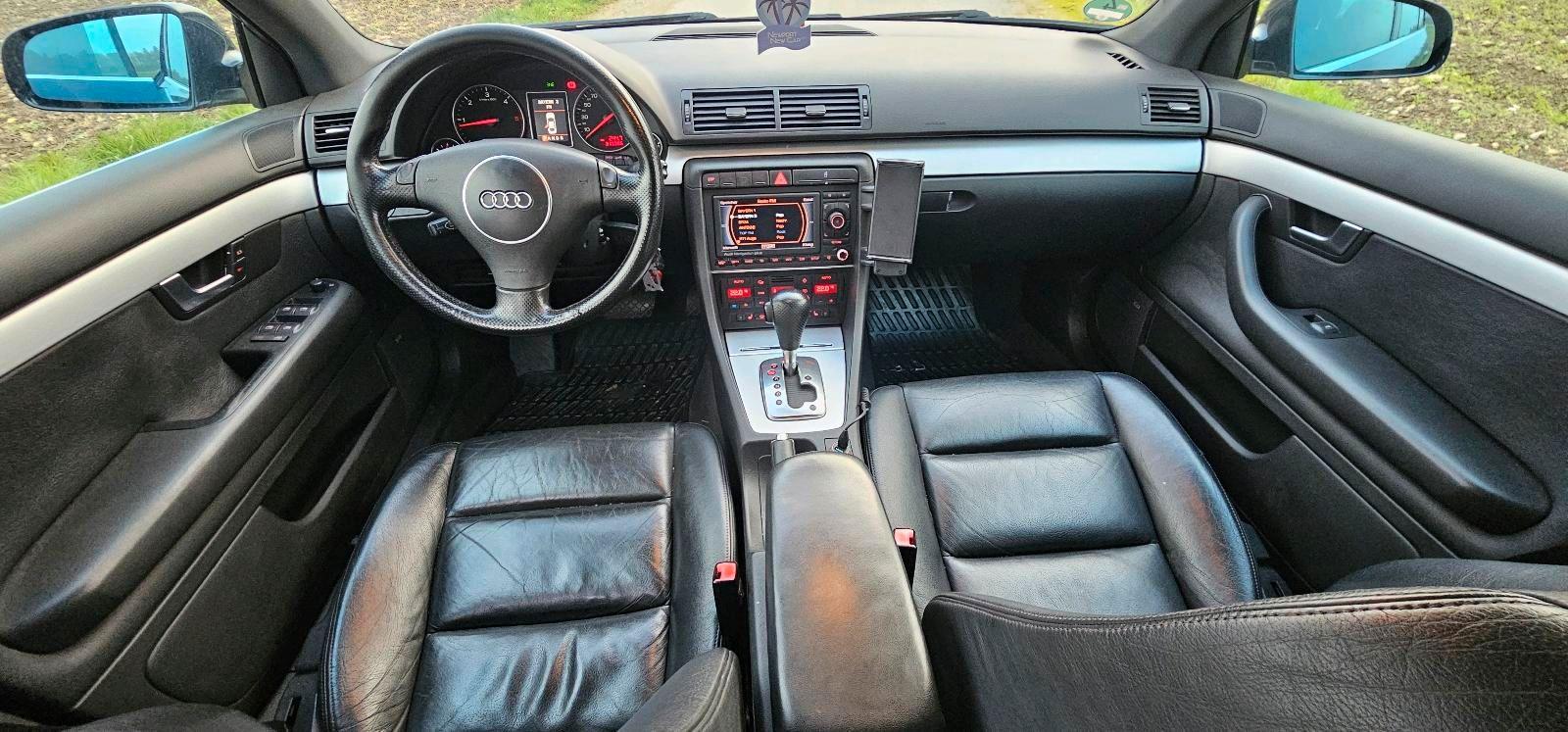 Audi A4 2004 — photo 8