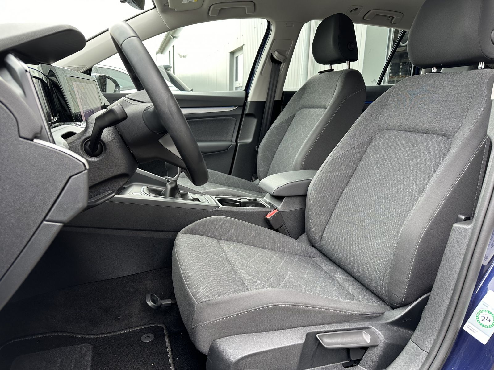 Fahrzeugabbildung Volkswagen Golf Variant 2.0 Life NAV+LED+SHZ+WLAN+KAMERA+PP