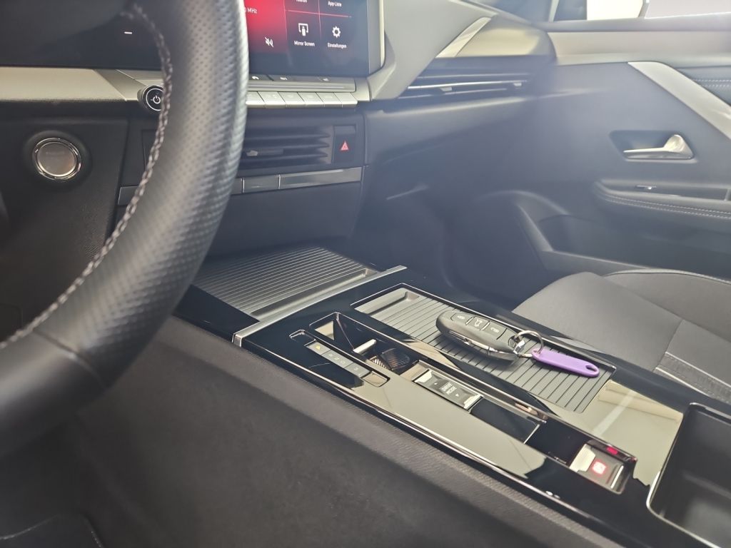 Fahrzeugabbildung Opel Astra Sports Tourer 1.2 Turbo Automatik GS Navi