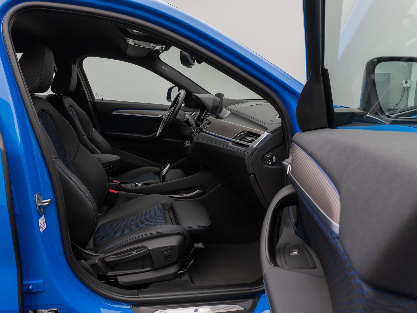 Fahrzeugabbildung BMW X2 xD20i M Sport DAB HUD Navi+ Alarm LED PDChint