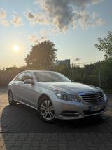 Mercedes-Benz E 220 CDI BlueEFFICIENCY AVANTGARDE AVANTGARDE - gebrauchte Mercedes-Benz E 220 aus dem Jahr 2009