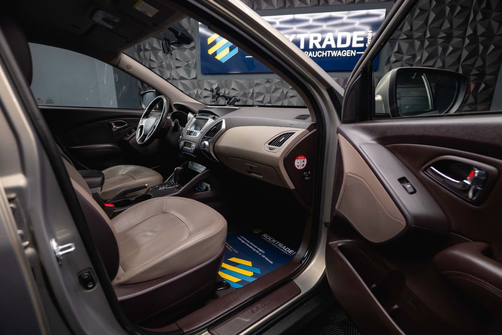 Fahrzeugabbildung Hyundai ix35 Premium AWD Autom. *Kamera*Navi*TÜV Neu*LED