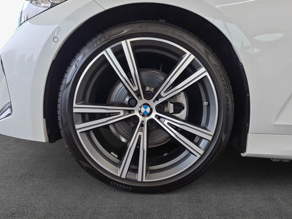 BMW 320 d M-Sport LED Head-Up HiFi DAB RFK AHK Pano u
