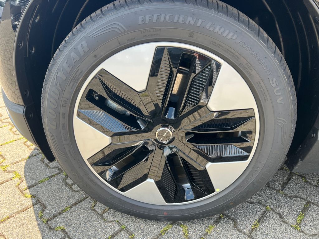 VOLVO EX30 Single Motor Plus,Winter-Paket.Dunkle Verg. VOLVO EX30 Single Motor Plus,Winter-Paket.Dunkle Verg.