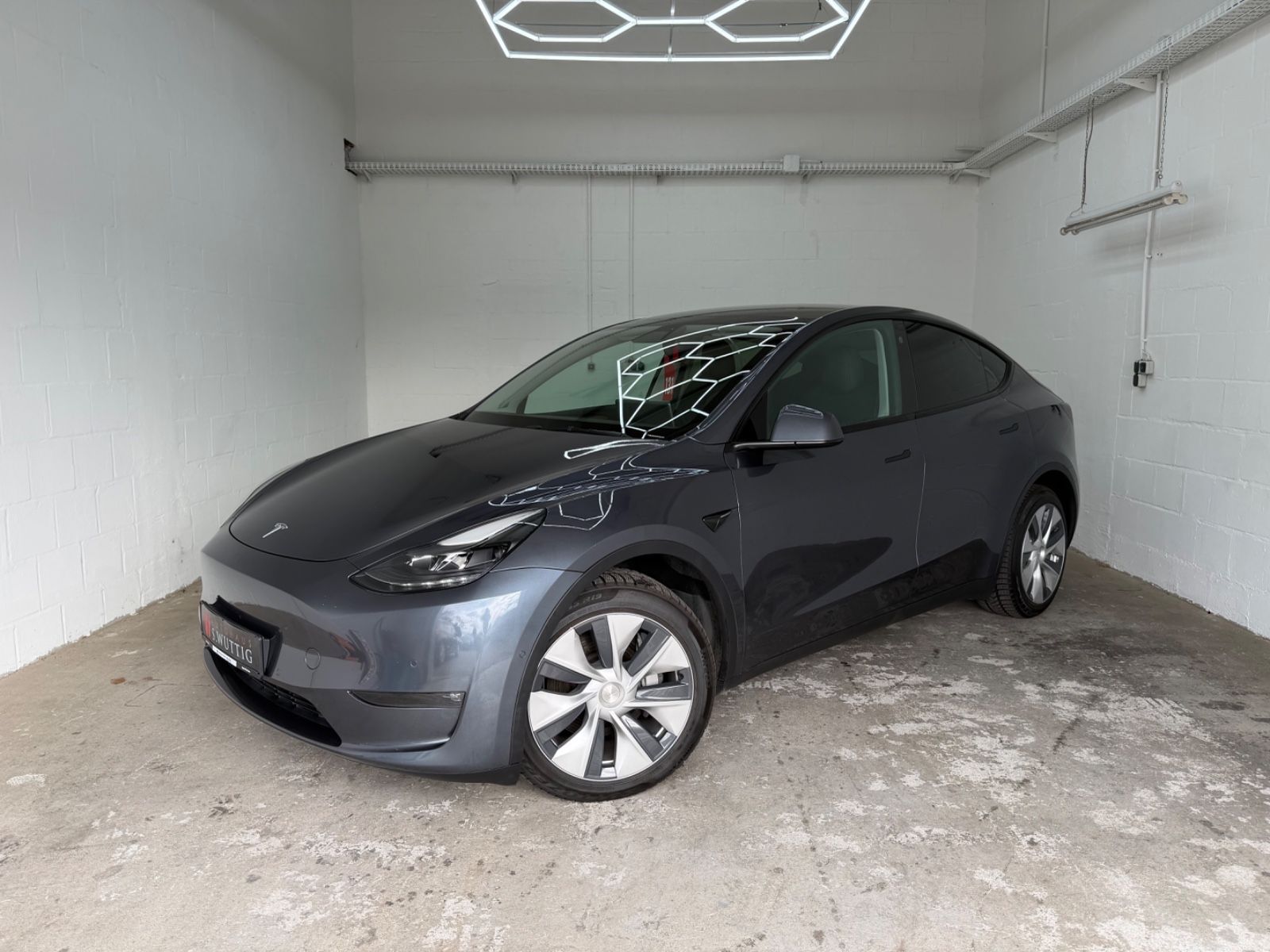 Tesla Model Y Long Range Dual AWD