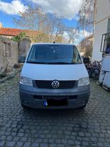 Volkswagen T5 Caravelle - weiße Volkswagen T5 Caravelle