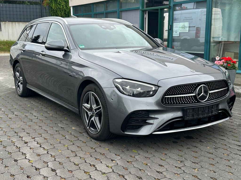 Image of Mercedes-Benz E 300