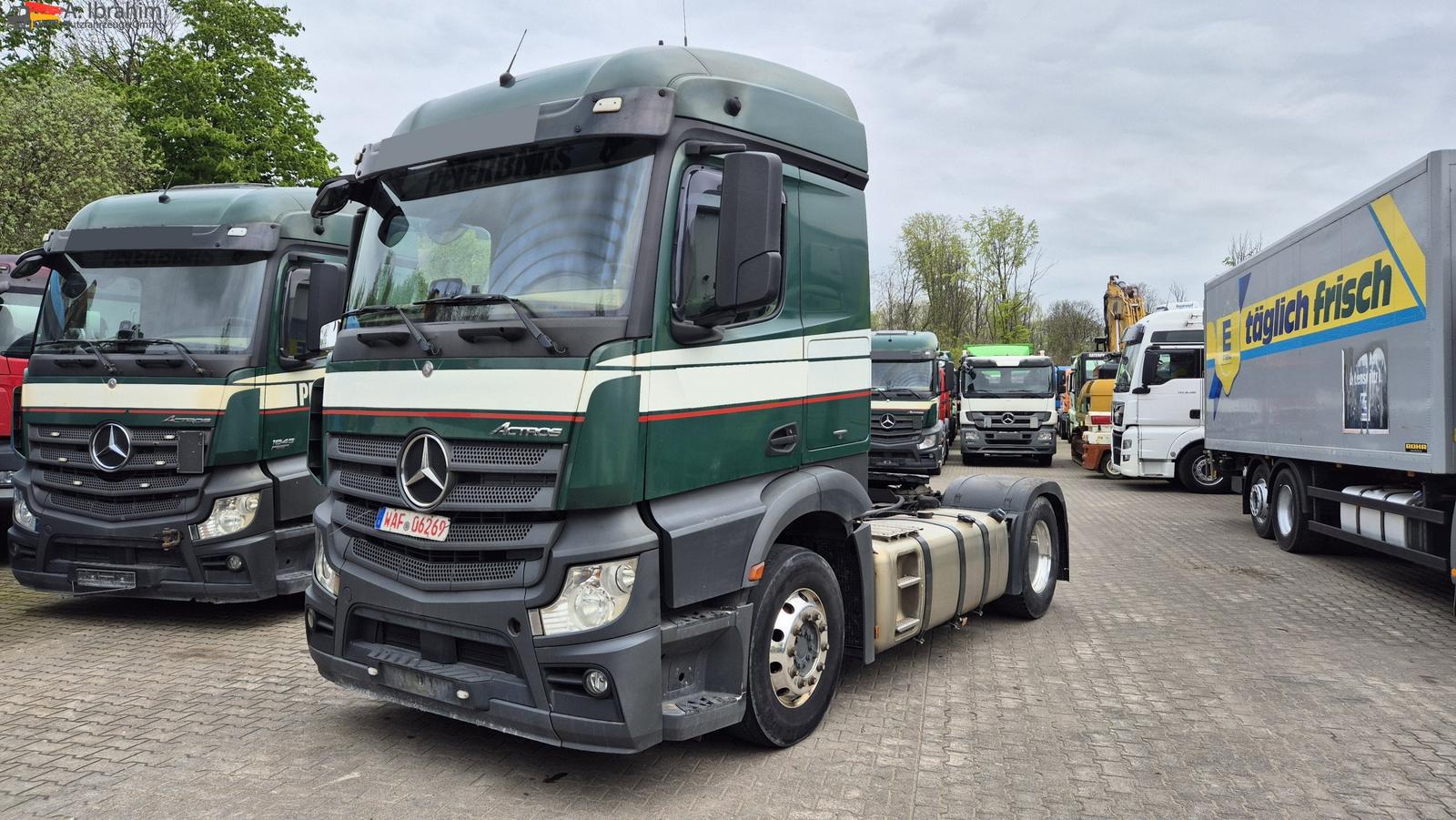 Mercedes-Benz 1840 mehrfach vorhanden