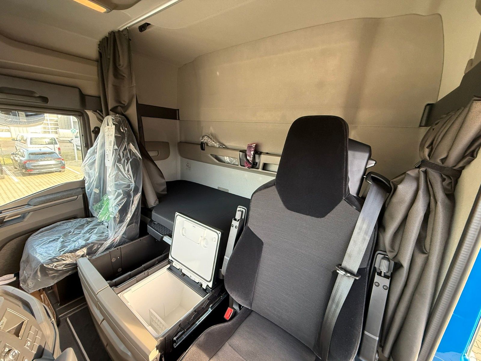 Fahrzeugabbildung MAN TGX 18.520 BL 4x2H Kommunal Hydr. Winterdienst