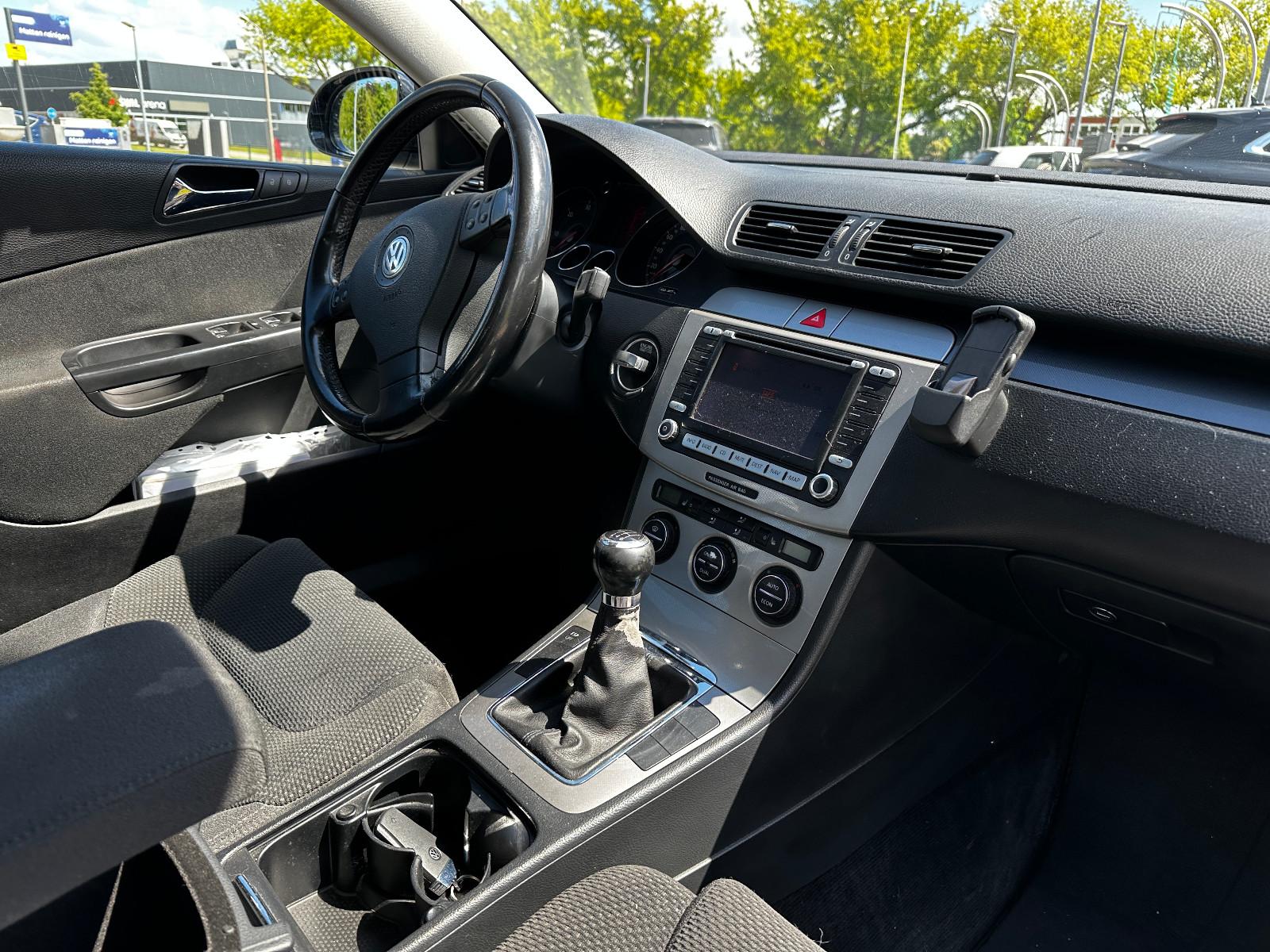 Volkswagen Passat 2006 — photo 13