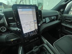 DODGE RAM 3500 Dually Crew Cab Limited 6.7TD HO